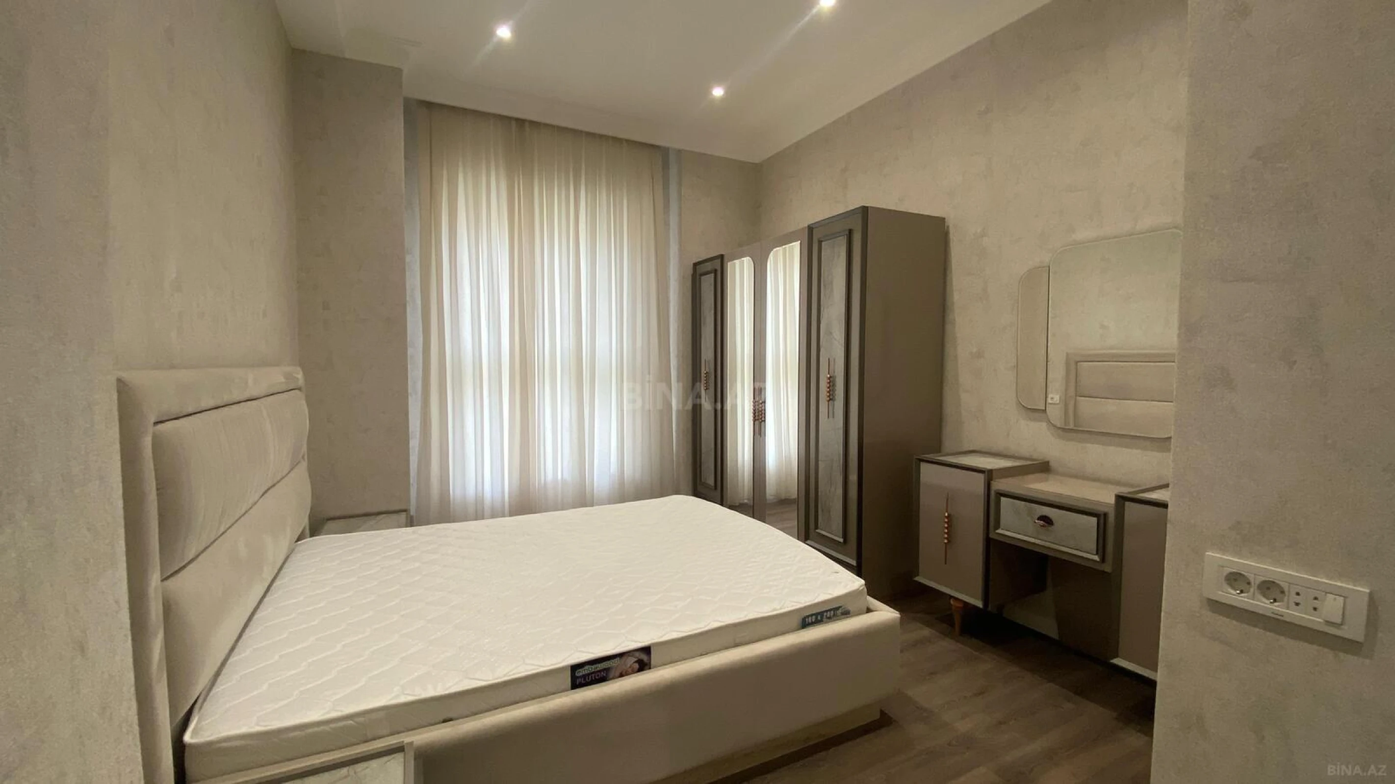 Kirayə verilir 3 otaqlı mənzil 130 m²