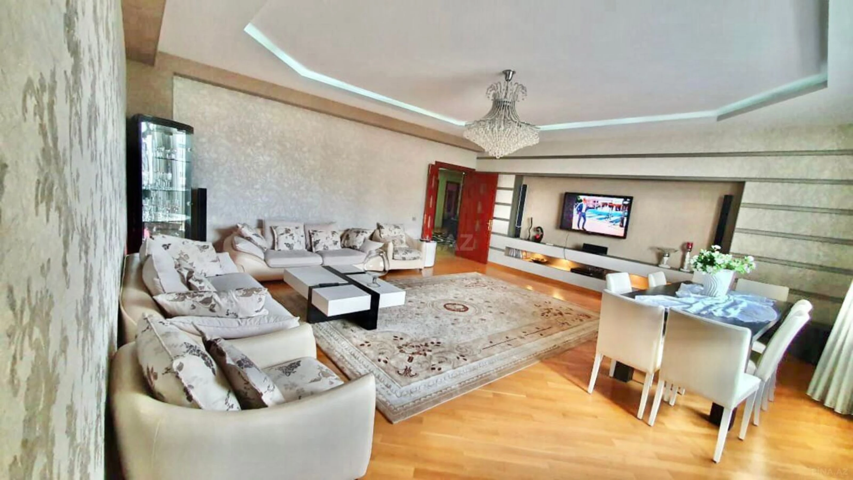 Kirayə verilir 3 otaqlı mənzil 200 m²