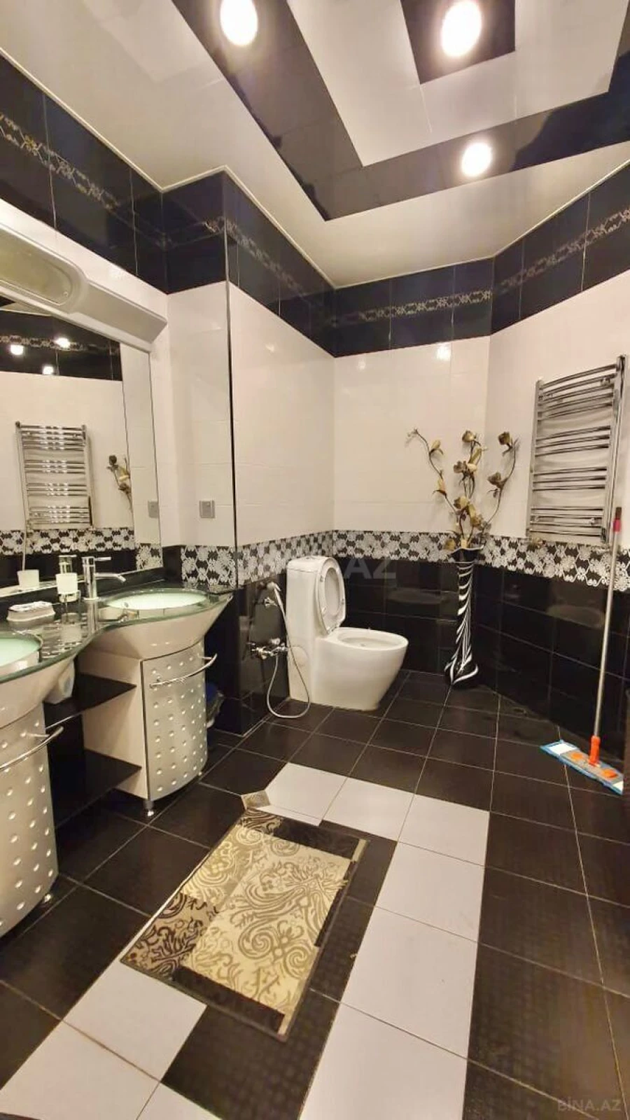 Kirayə verilir 3 otaqlı mənzil 200 m²