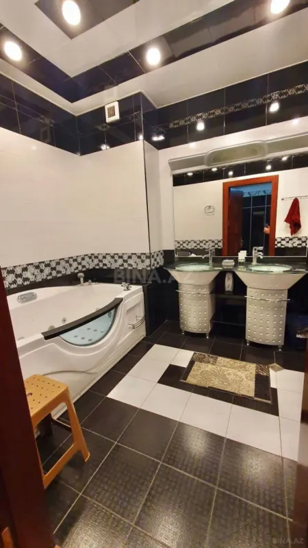 Kirayə verilir 3 otaqlı mənzil 200 m²