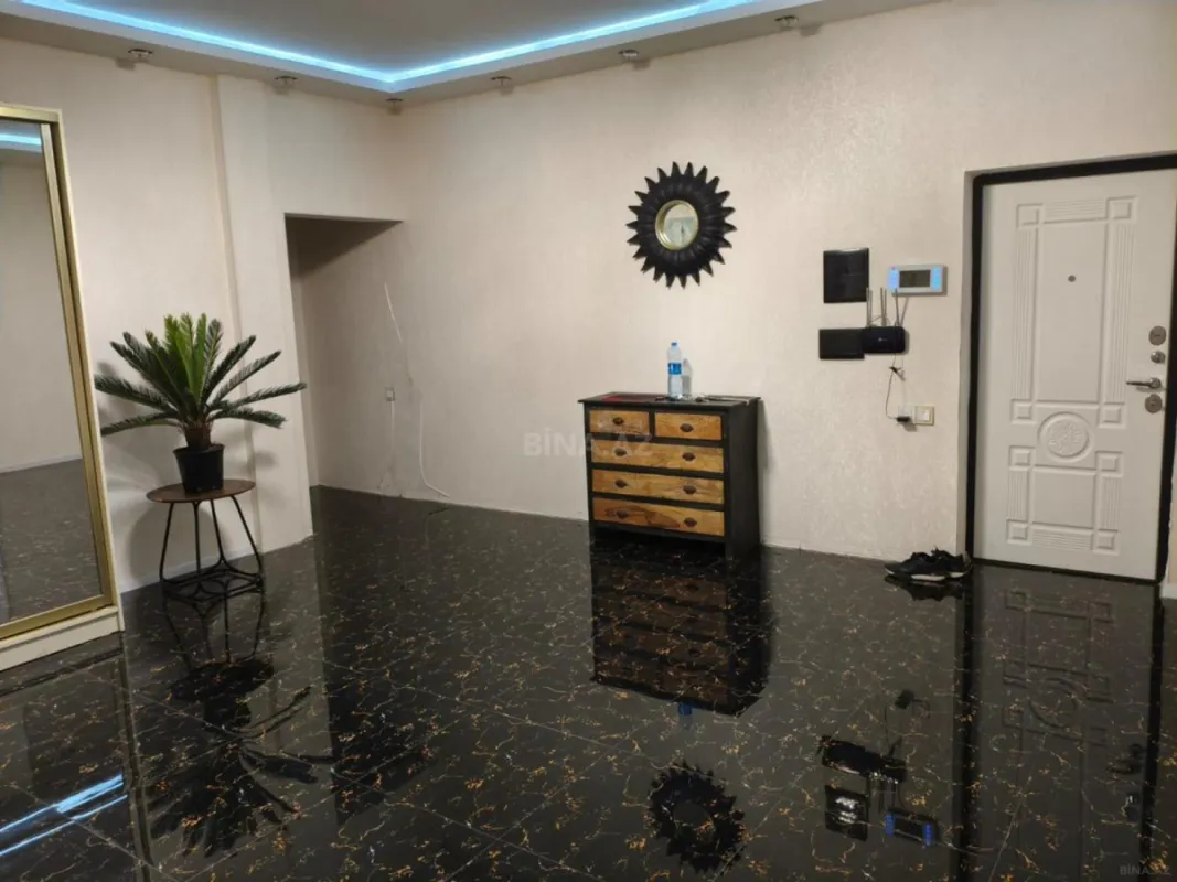 Kirayə verilir 3 otaqlı mənzil 114 m²