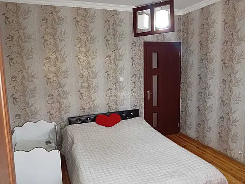 Kirayə verilir 2 otaqlı mənzil 60 m²