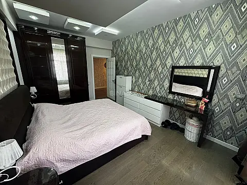 Kirayə verilir 3 otaqlı mənzil 150 m²