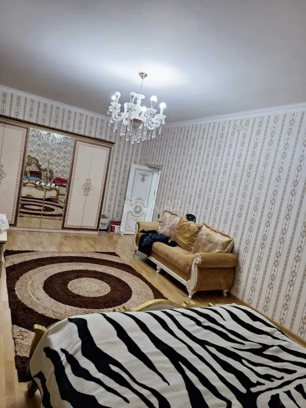 Satılır 6 otaqlı həyət evi 350 m²
