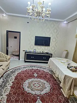 Satılır 6 otaqlı həyət evi 350 m²