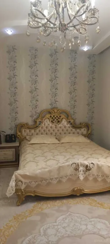 Satılır 6 otaqlı həyət evi 350 m²