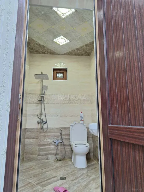 Satılır 6 otaqlı həyət evi 350 m²