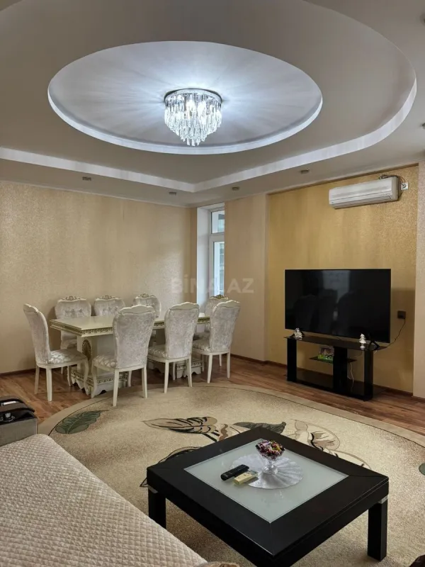 Satılır 3 otaqlı mənzil 137 m²