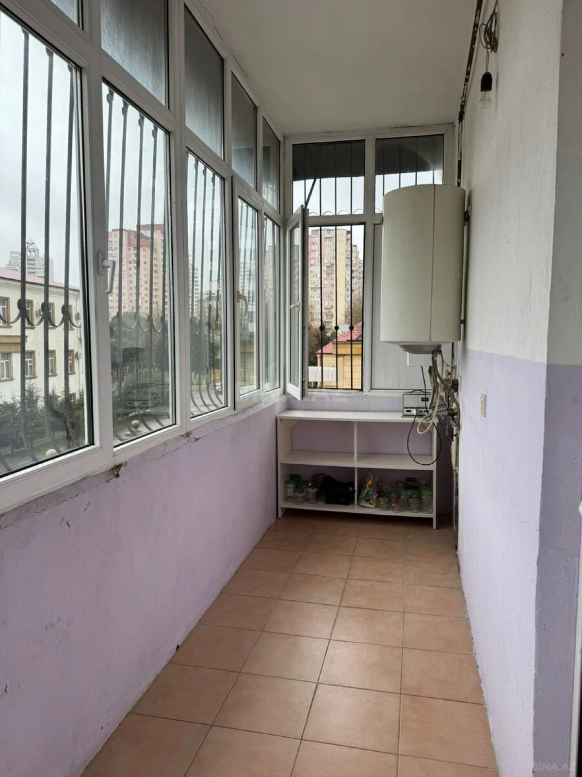 Satılır 3 otaqlı mənzil 137 m²