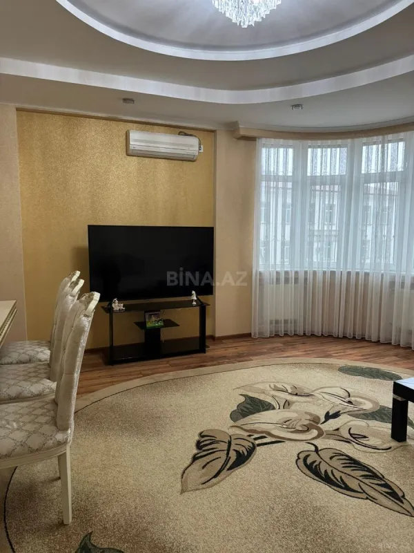 Satılır 3 otaqlı mənzil 137 m²