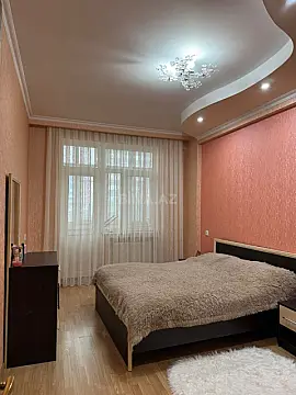 Satılır 3 otaqlı mənzil 137 m²