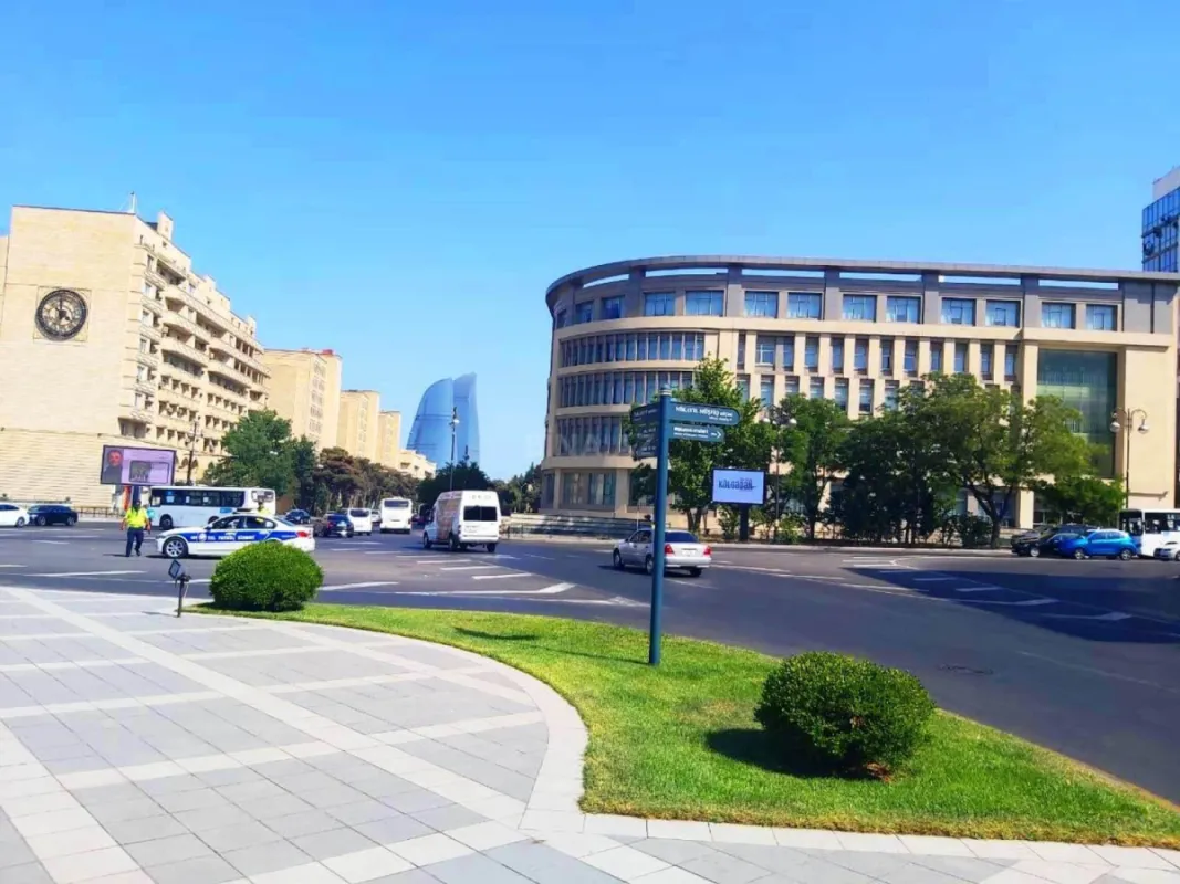 Satılır 2 otaqlı mənzil 65 m²