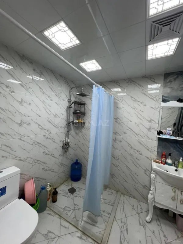 Satılır 2 otaqlı mənzil 72 m²