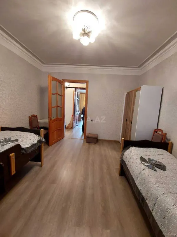 Kirayə verilir 2 otaqlı mənzil 65 m²