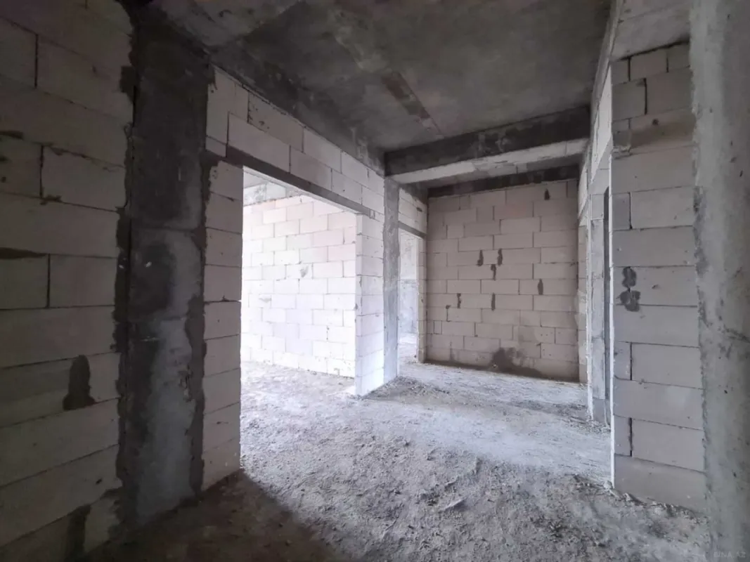 Satılır 4 otaqlı mənzil 160 m²