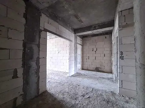 Satılır 4 otaqlı mənzil 160 m²