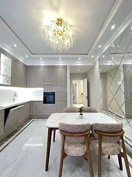 Satılır 3 otaqlı mənzil 139 m²