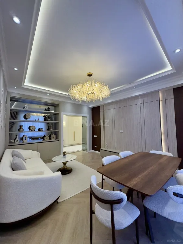 Satılır 3 otaqlı mənzil 139 m²