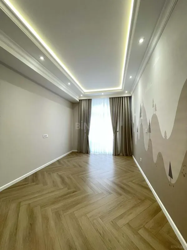 Satılır 3 otaqlı mənzil 139 m²