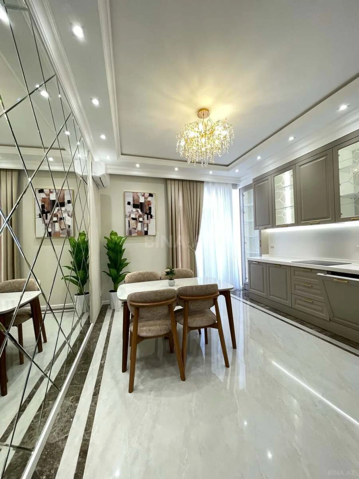 Satılır 3 otaqlı mənzil 139 m²