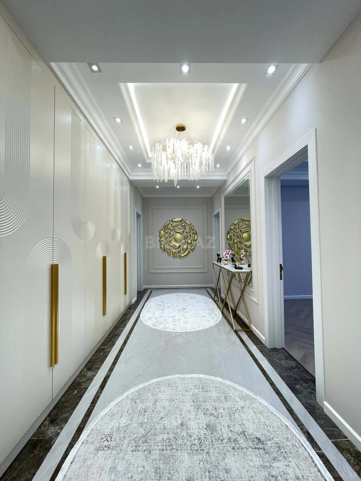 Satılır 3 otaqlı mənzil 139 m²