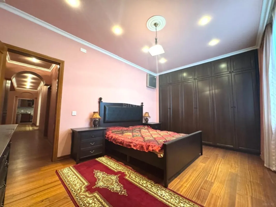 Satılır 3 otaqlı mənzil 150 m²