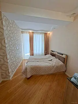 Kirayə verilir 4 otaqlı mənzil 130 m²