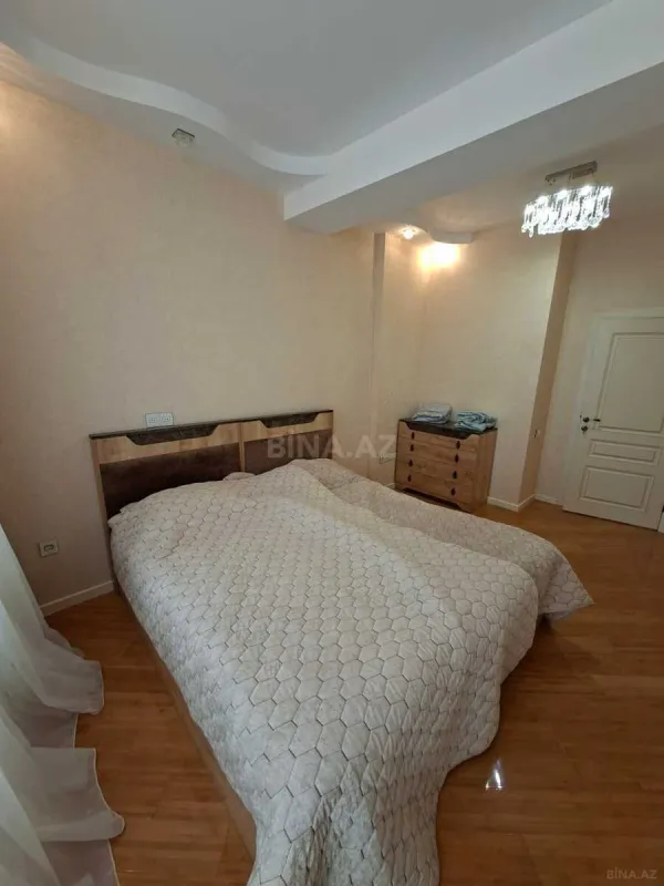 Kirayə verilir 4 otaqlı mənzil 130 m²