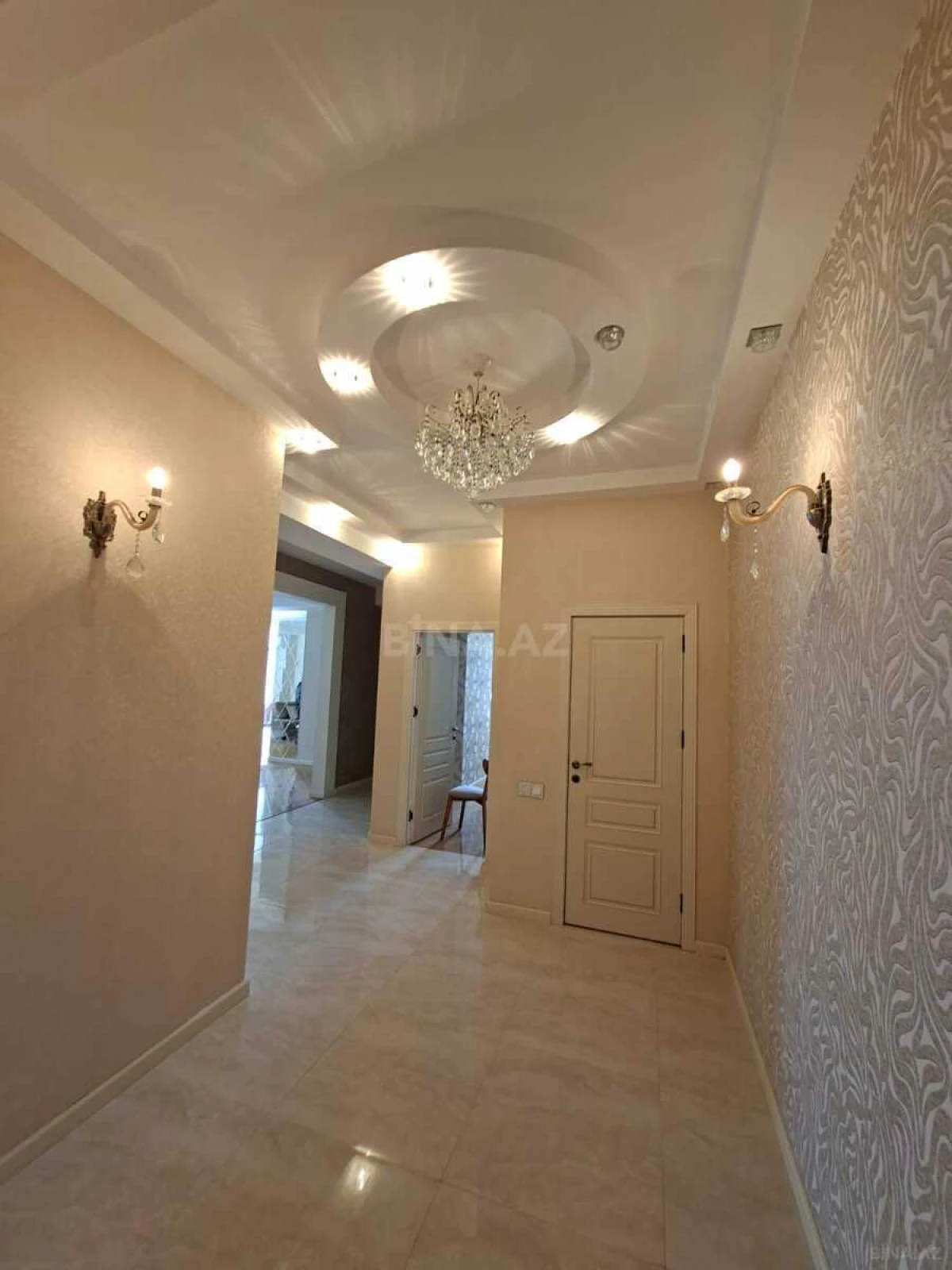 Kirayə verilir 4 otaqlı mənzil 130 m²