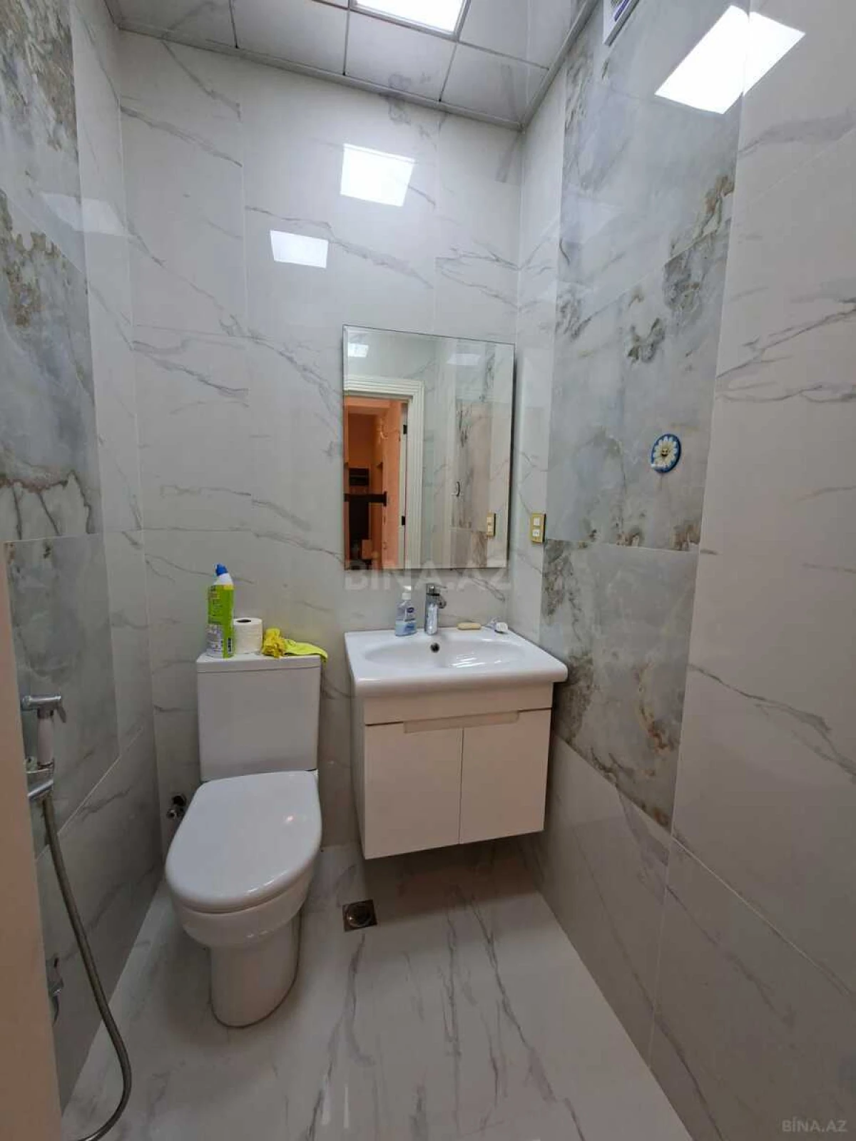 Kirayə verilir 4 otaqlı mənzil 130 m²