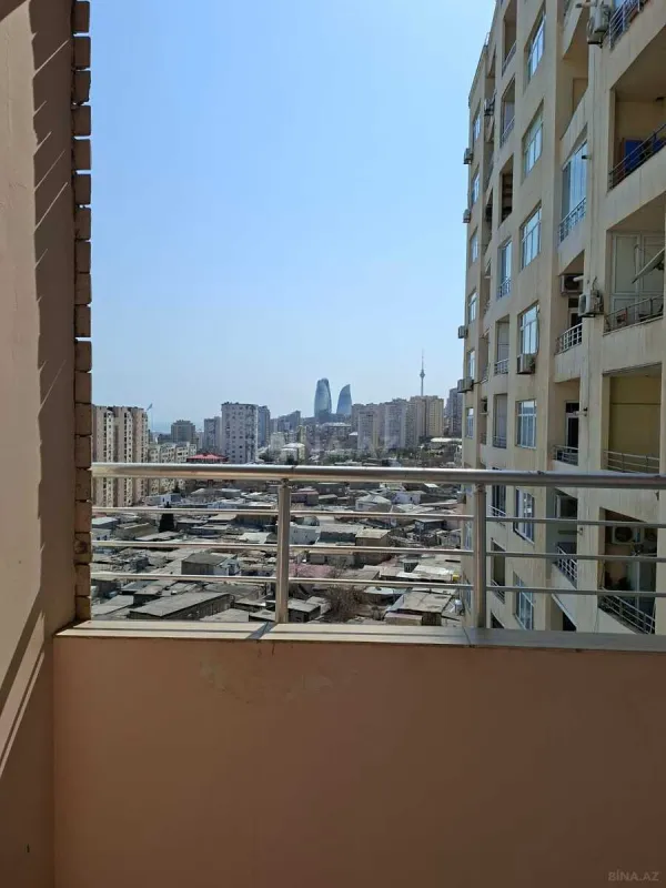 Kirayə verilir 4 otaqlı mənzil 130 m²