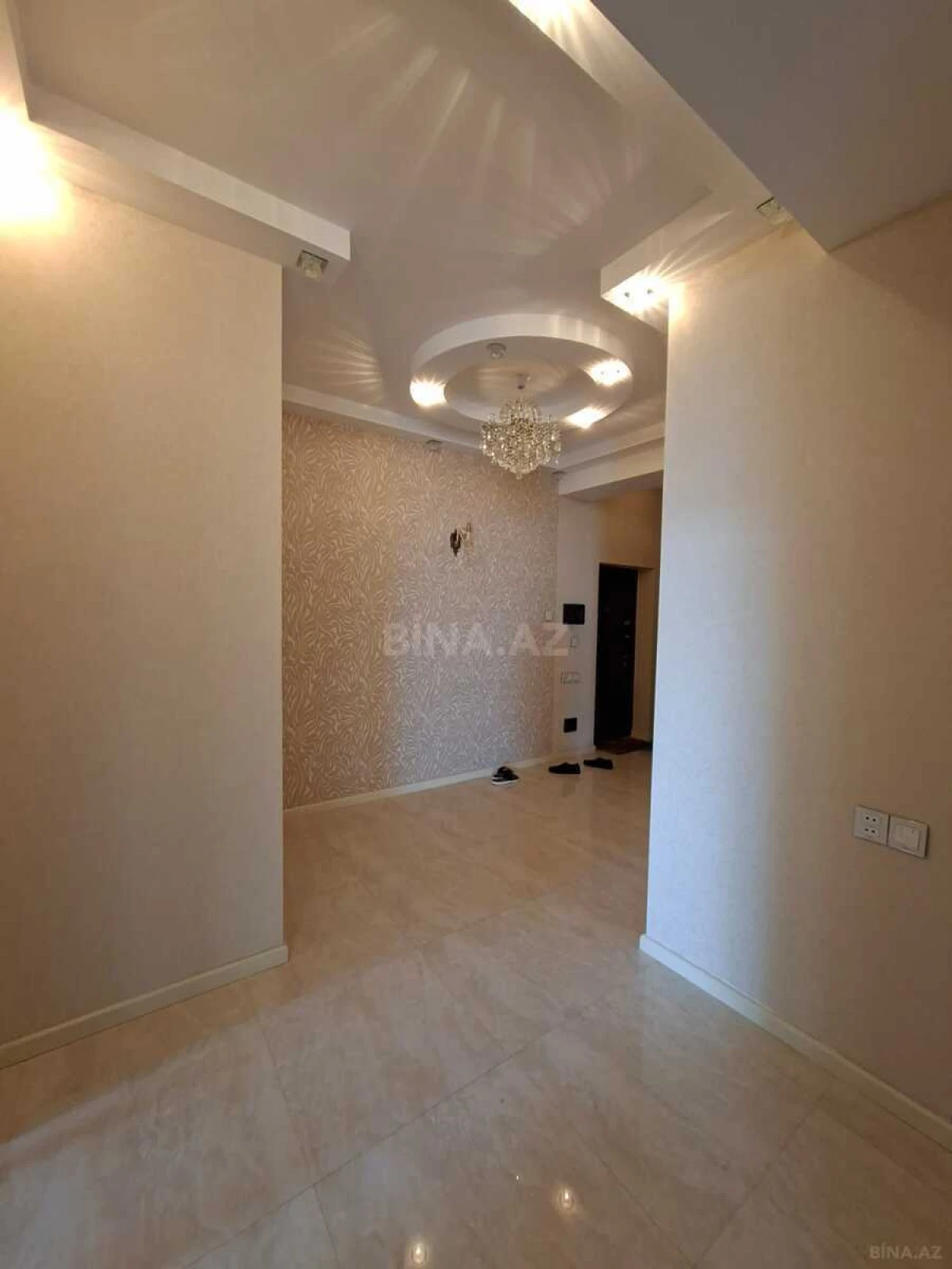 Kirayə verilir 4 otaqlı mənzil 130 m²