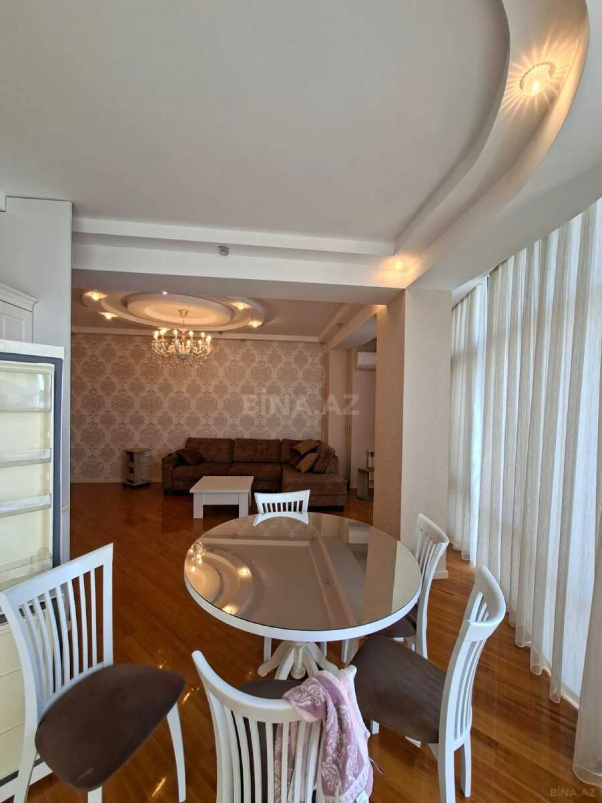 Kirayə verilir 4 otaqlı mənzil 130 m²