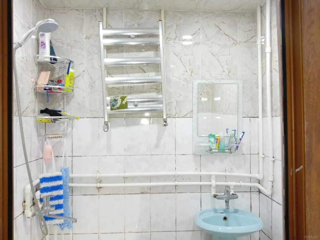 Kirayə verilir 2 otaqlı mənzil 60 m²