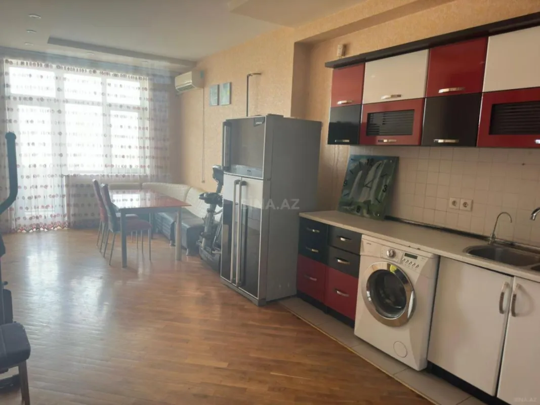 Kirayə verilir 3 otaqlı mənzil 150 m²