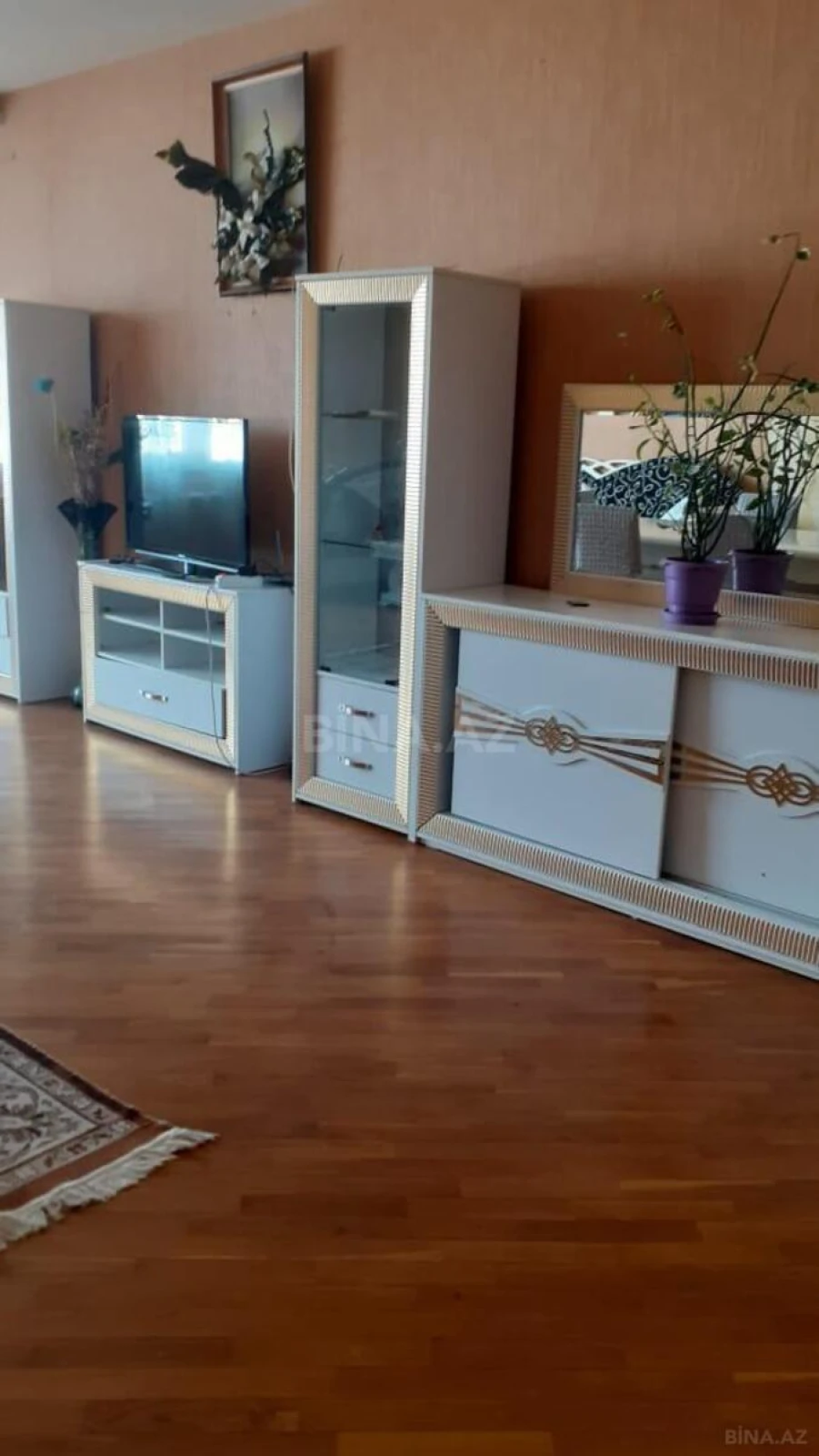 Kirayə verilir 3 otaqlı mənzil 150 m²