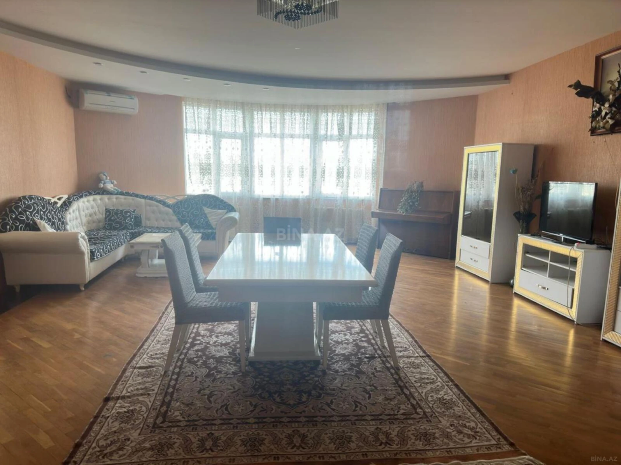 Kirayə verilir 3 otaqlı mənzil 150 m²