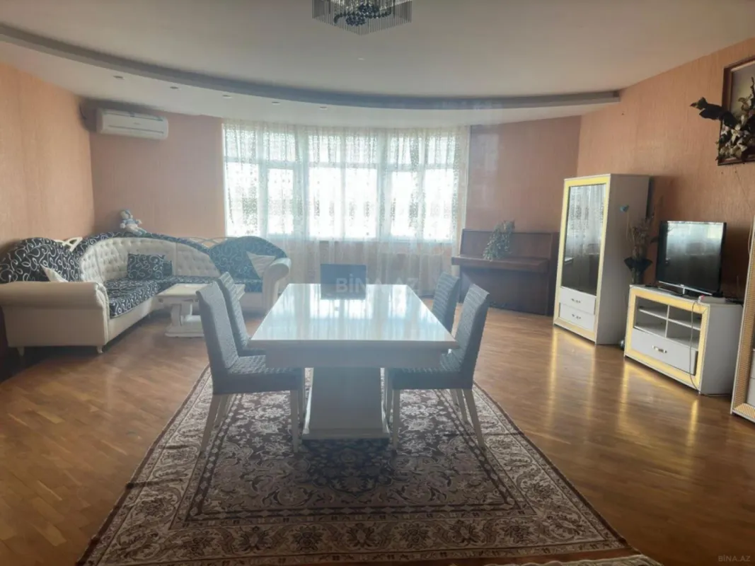 Kirayə verilir 3 otaqlı mənzil 150 m²