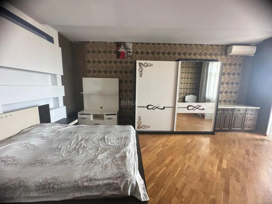 Kirayə verilir 3 otaqlı mənzil 150 m²