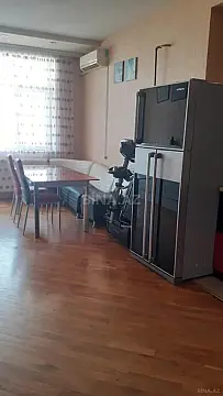 Kirayə verilir 3 otaqlı mənzil 150 m²
