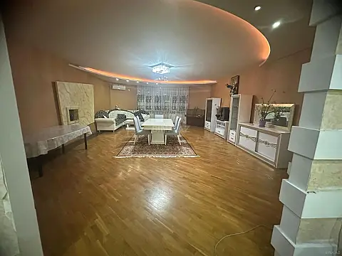 Kirayə verilir 3 otaqlı mənzil 150 m² — Bakı 3 otaq 150.00 m²