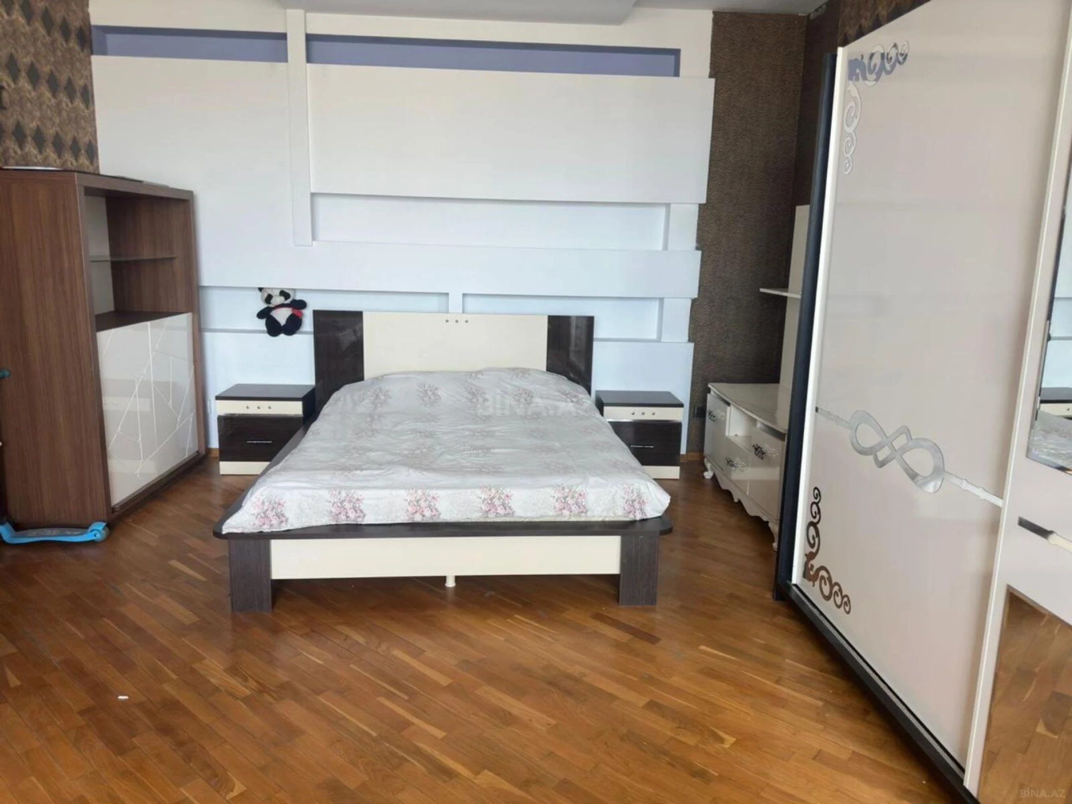 Kirayə verilir 3 otaqlı mənzil 150 m²