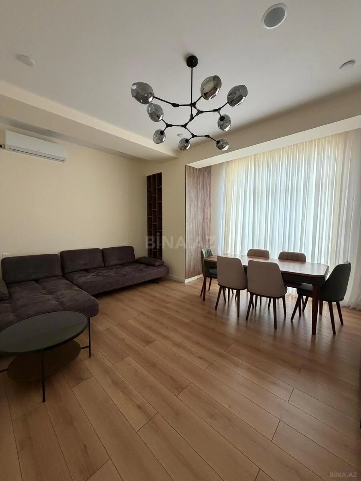 Kirayə verilir 2 otaqlı mənzil 90 m²