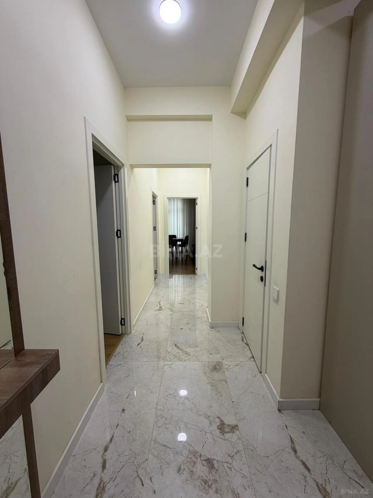Kirayə verilir 2 otaqlı mənzil 90 m²