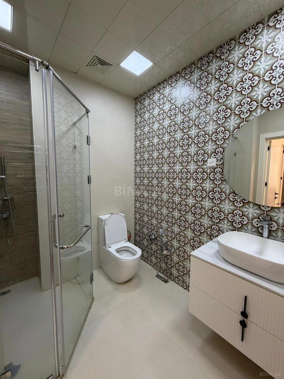 Kirayə verilir 2 otaqlı mənzil 90 m²