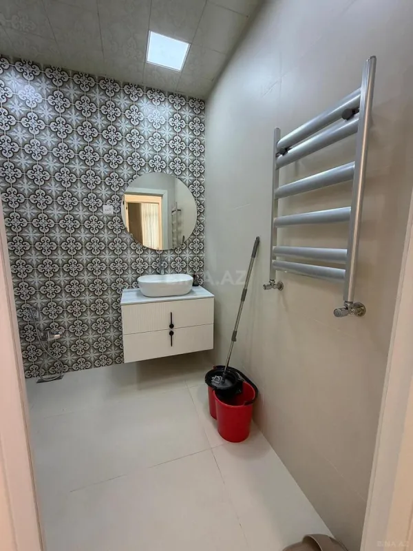 Kirayə verilir 2 otaqlı mənzil 90 m²