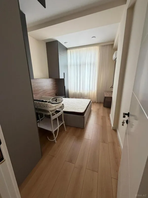 Kirayə verilir 2 otaqlı mənzil 90 m²