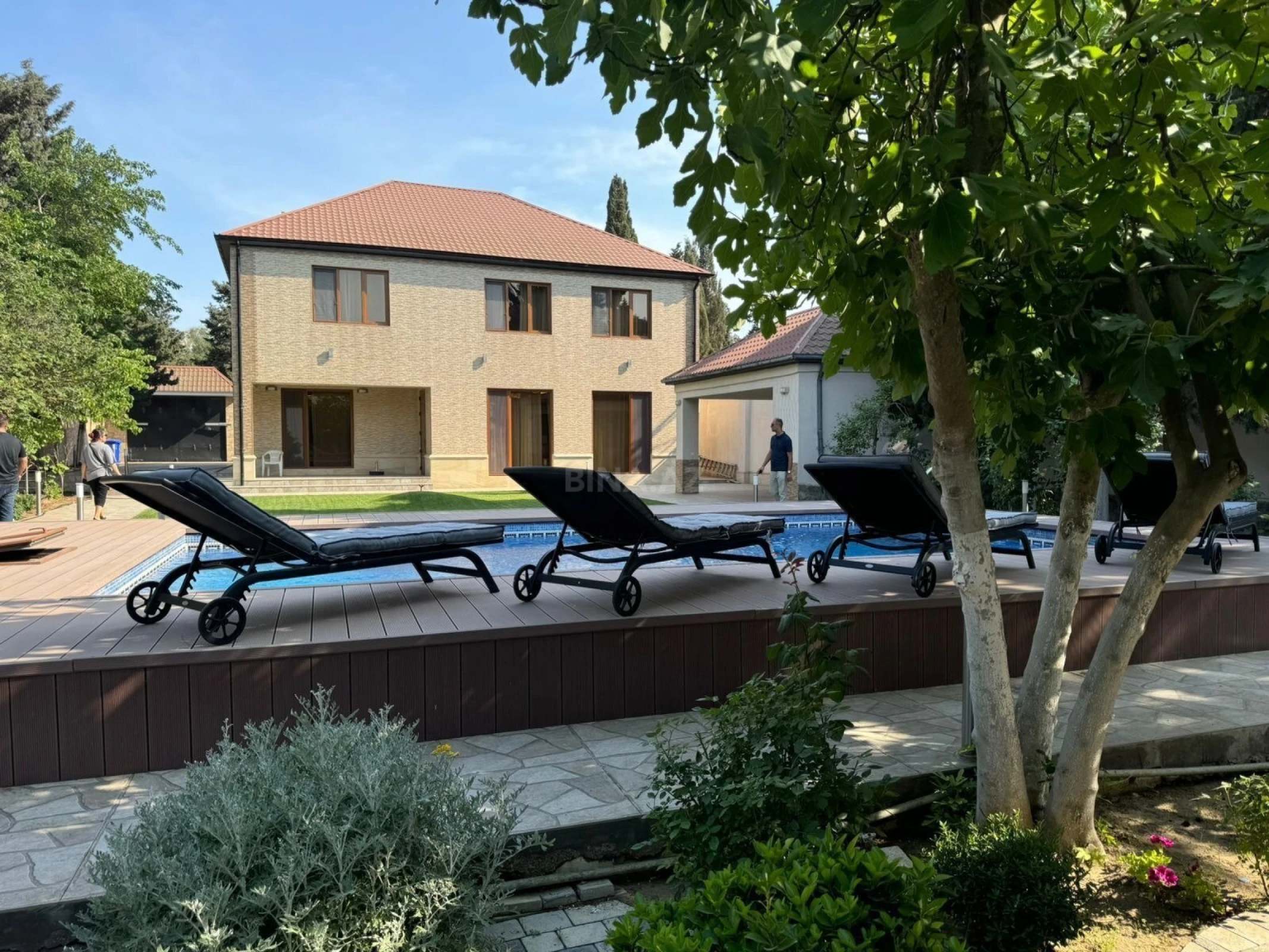 Kirayə verilir 5 otaqlı həyət evi 500 m²