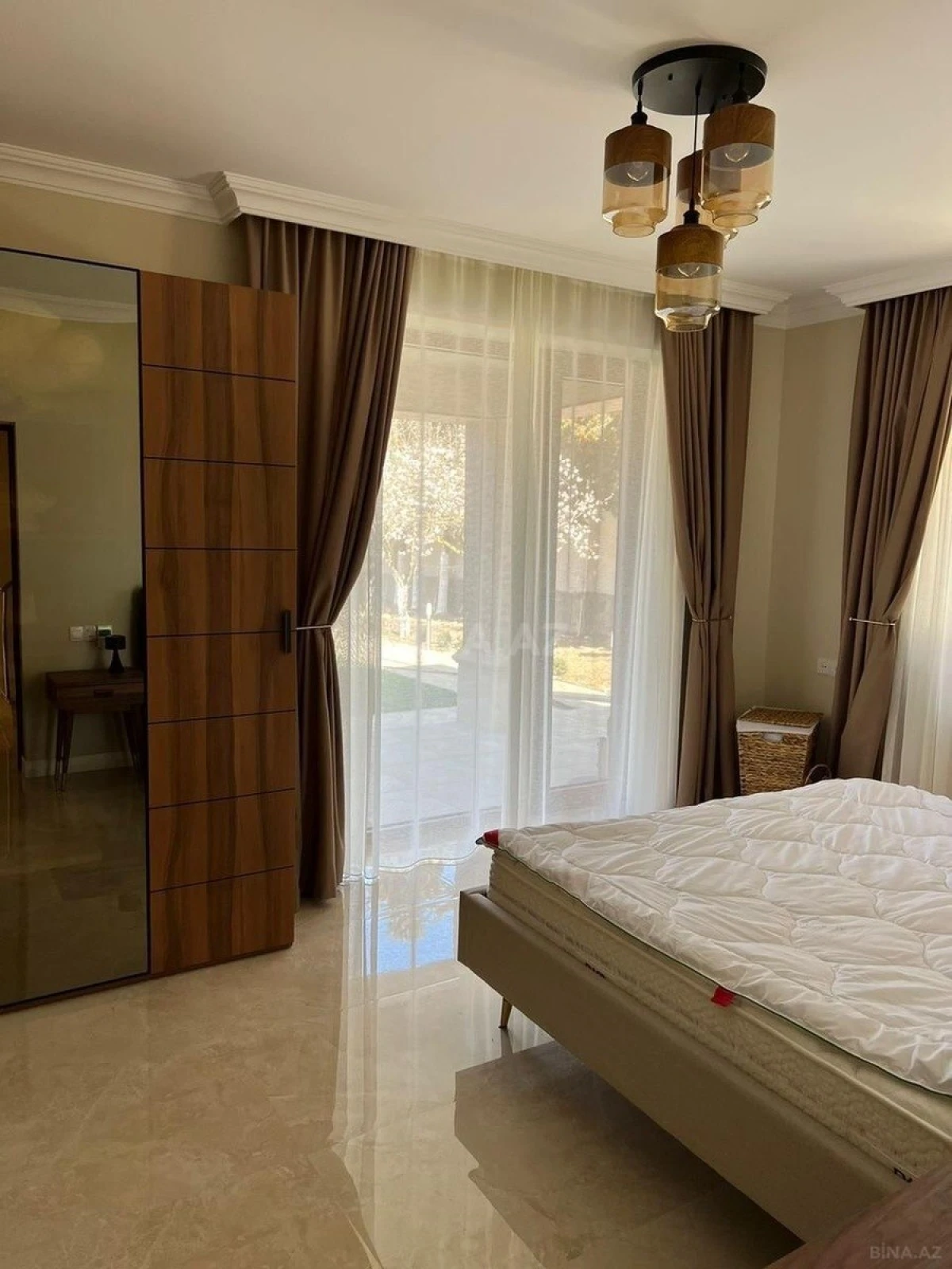 Kirayə verilir 5 otaqlı həyət evi 500 m²