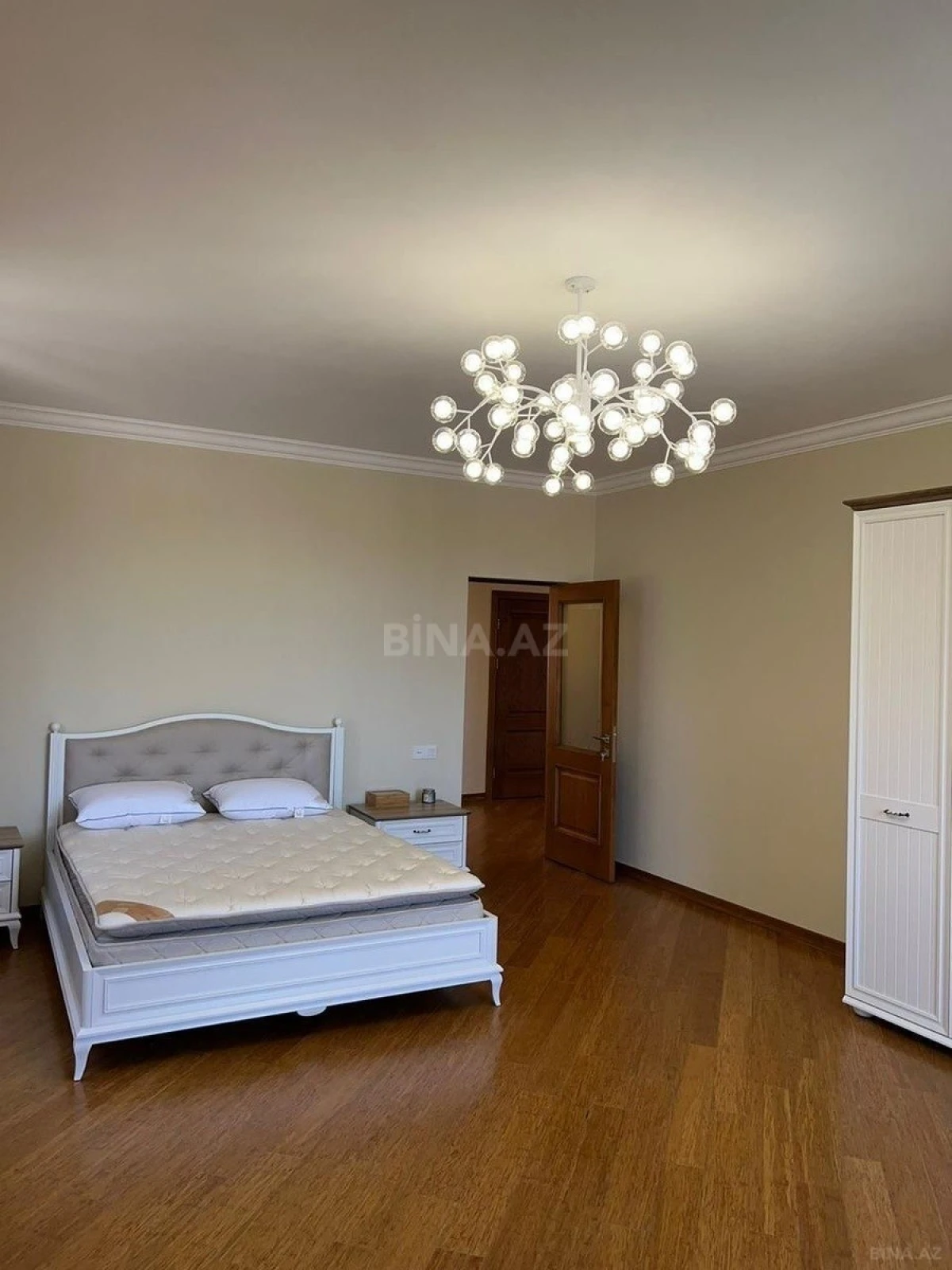 Kirayə verilir 5 otaqlı həyət evi 500 m²
